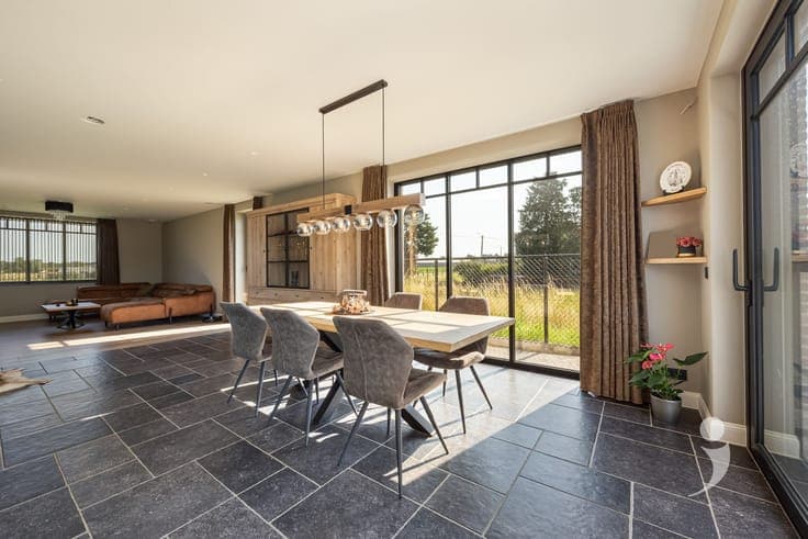 Ruime landelijke villa op een prachtig omheind perceel te We