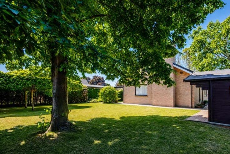 Rustig gelegen woning met 4 slaapkamers en tuin te Drongen