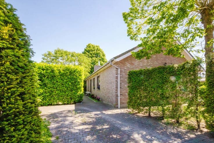 Rustig gelegen woning met 4 slaapkamers en tuin te Drongen