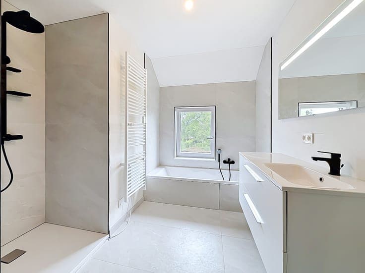 New house with a garden near the centre of Saint-Hubert