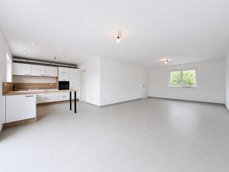 New house with a garden near the centre of Saint-Hubert