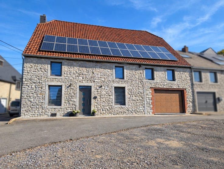 Vaste maison de caractère 4 chambres avec grand garage