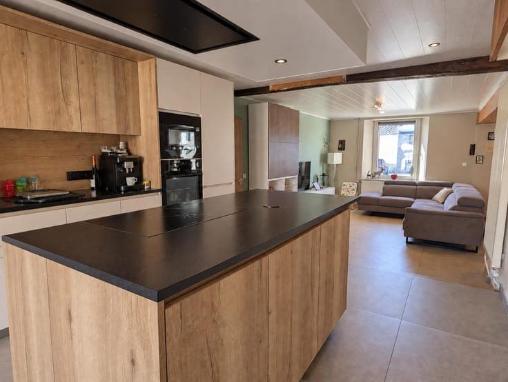 Vaste maison de caractère 4 chambres avec grand garage
