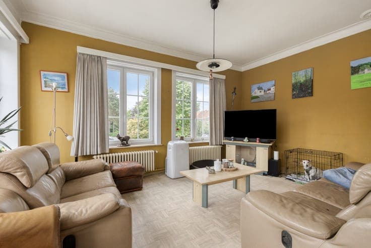 House with commercial space in the Sint-Elisabeth district i