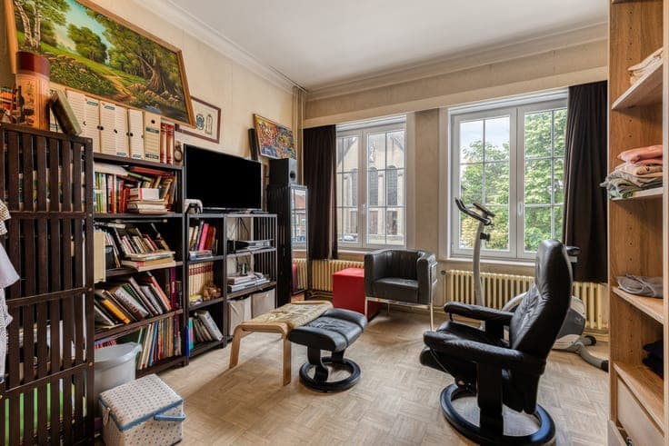 House with commercial space in the Sint-Elisabeth district i