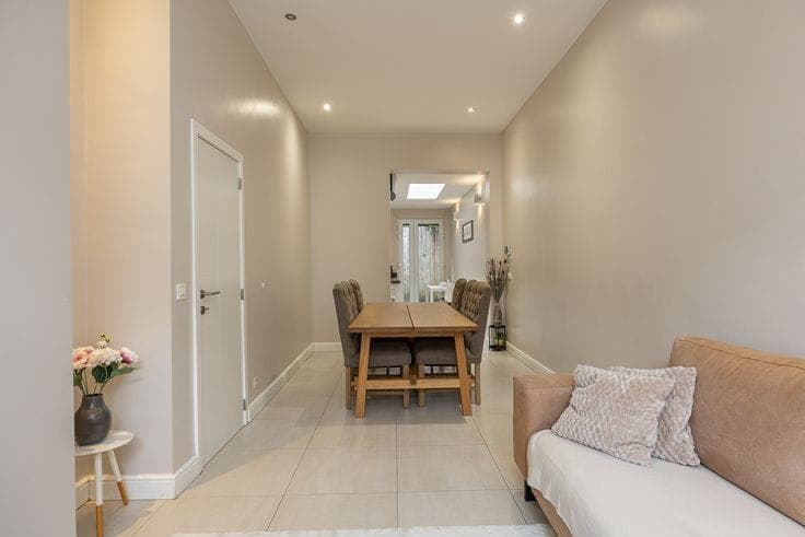 Move-in ready townhouse with 4 bedrooms, EPC B in a prime l…