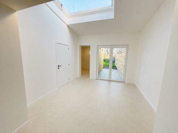 Superb semi-detached 3-bedroom home
