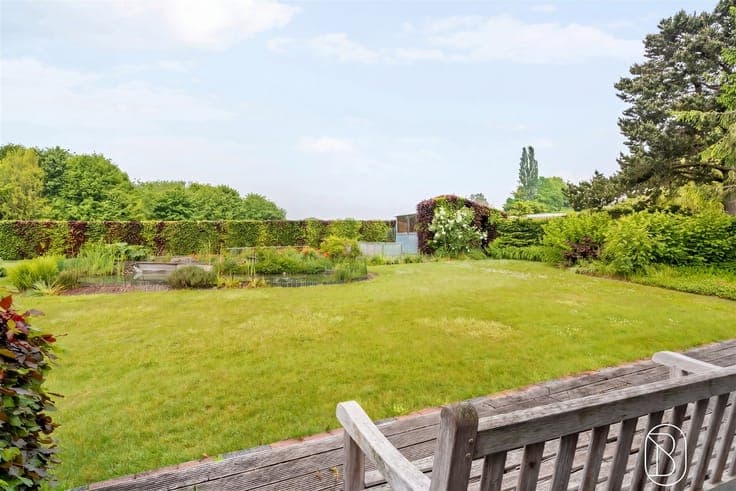 Spacious detached four-sided home with 3 bedrooms.