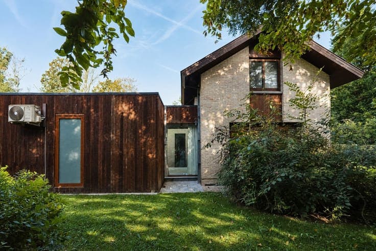 Spacious villa in Bois de Strihoux