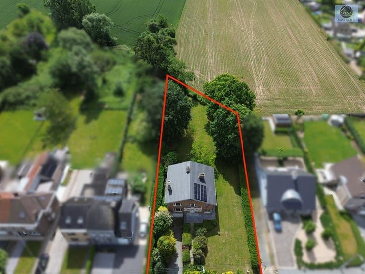 VERY NICE OPEN-PLAN HOME WITH 7 ROOMS