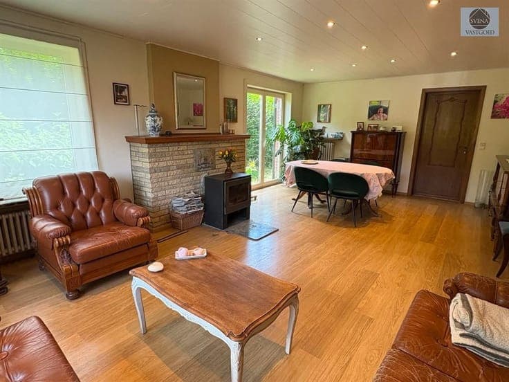 VERY NICE OPEN-PLAN HOME WITH 7 ROOMS