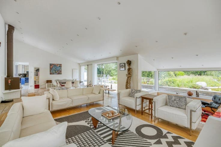Architect-designed villa in a green haven in Hoeilaart