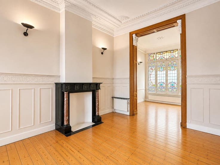 !NEW! Elegant 6-Bedroom House with Garden Access