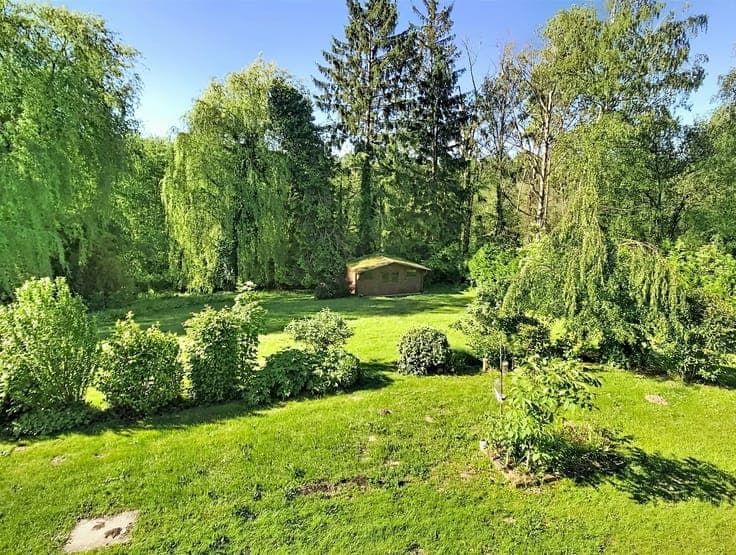 Villa with 3 beds, office & large plot