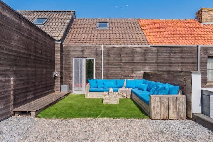 Ready to move in home with a sunny terrace in the center of