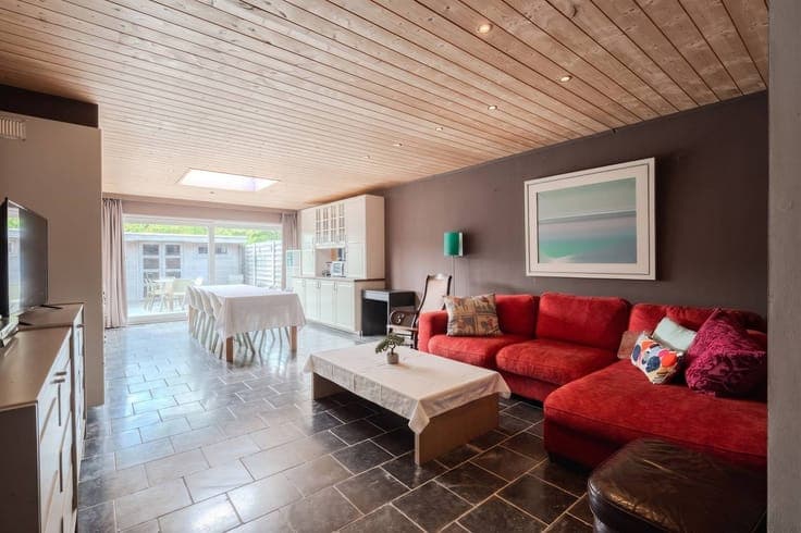 Ready to move in home with a sunny terrace in the center of