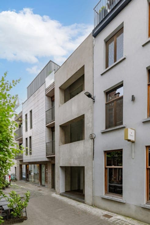 Exclusive live-work property in a prime location near Veldst