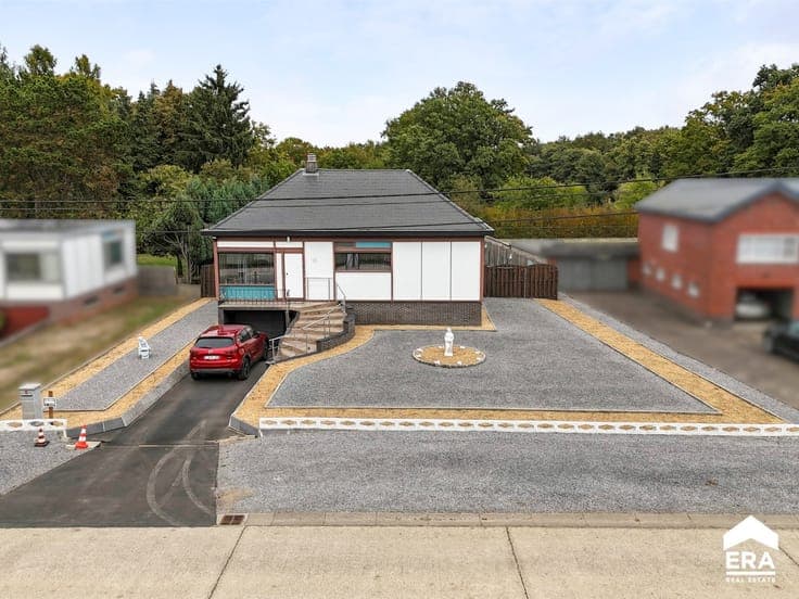 Detached house on large plot in Lummen