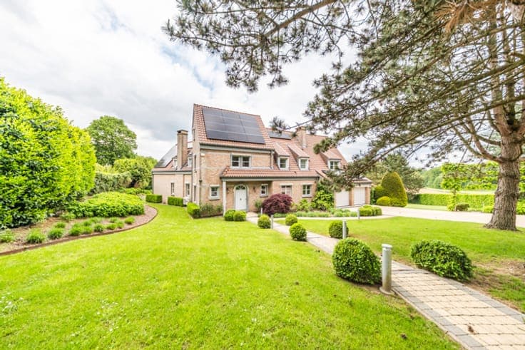 Exceptional Property Nestled in Nature with Stunning Views