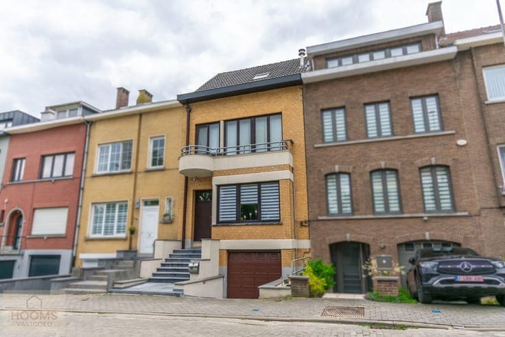 Ruime gezinswoning met 3 slaapkamers, terras, tuin en garage