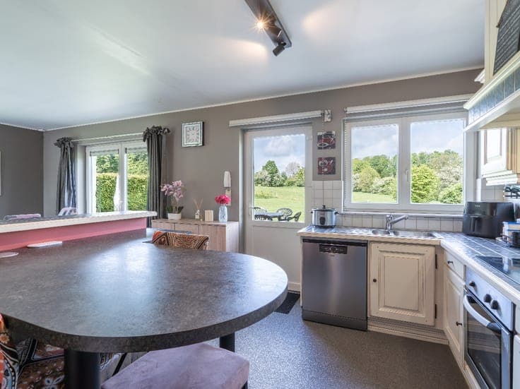 Bright house with garden, garage and views in Paliseul