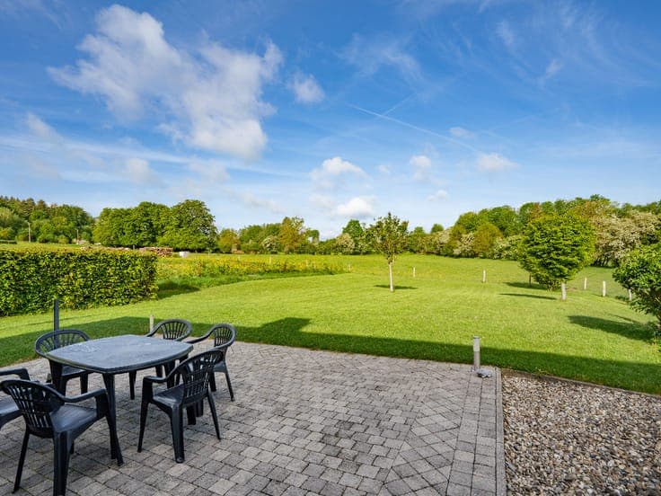 Bright house with garden, garage and views in Paliseul