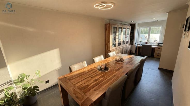 Move-in ready family home with 3 bedrooms, spacious garden,