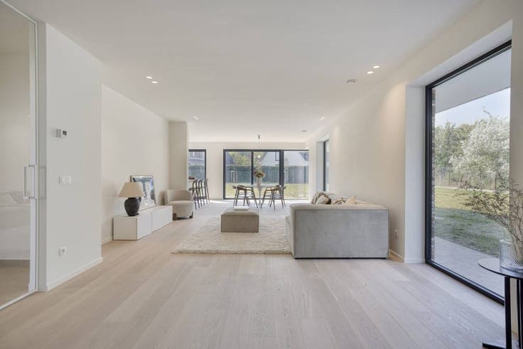 New build villa with 4 bedrooms on 1361m² of land