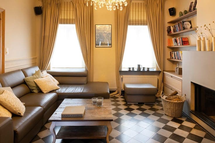 Karaktervolle woning met 4 kamers en gezellige binnentuin.