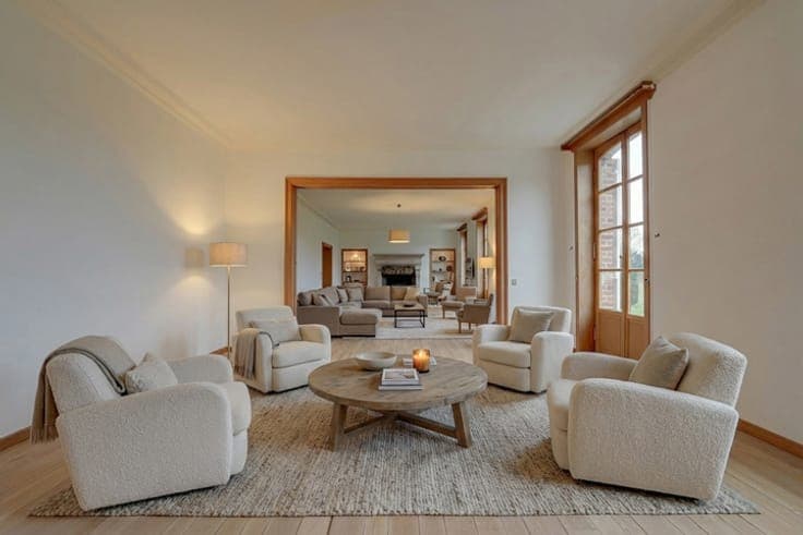 Gorgeous residence set in 2 hectares completely out of sight