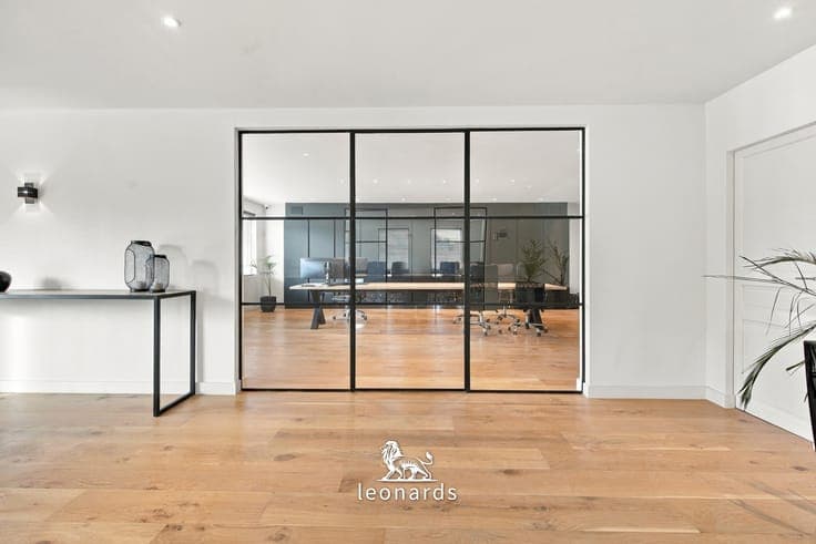 Unique and versatile property with living and workspace