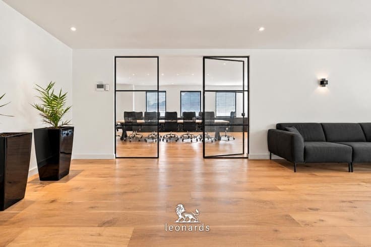 Unique and versatile property with living and workspace