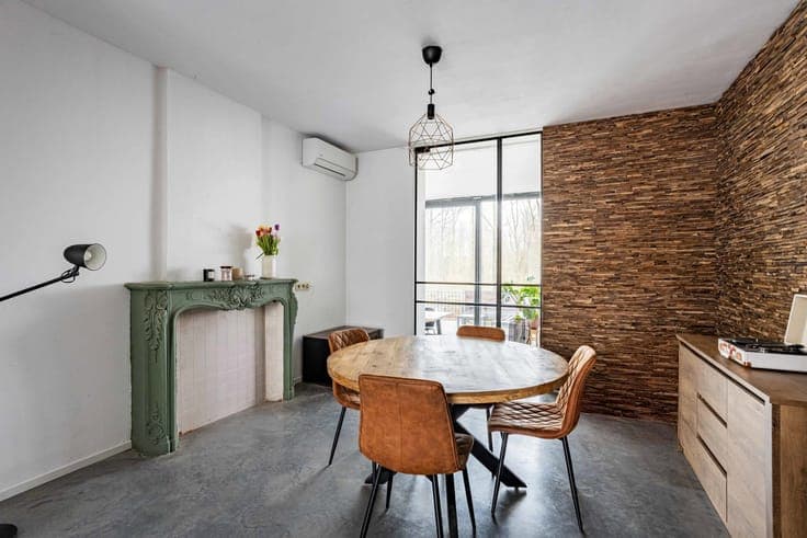 Exclusive in Schendelbeke– renovated house with forest views
