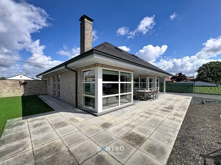 Onmiddellijk instapklare woning met 4 slpks, bureel én ZU...