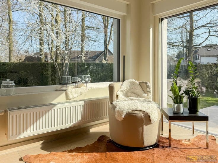 Te koop, Stijlvol gerenoveerde villa met 6 slaapkamers en...