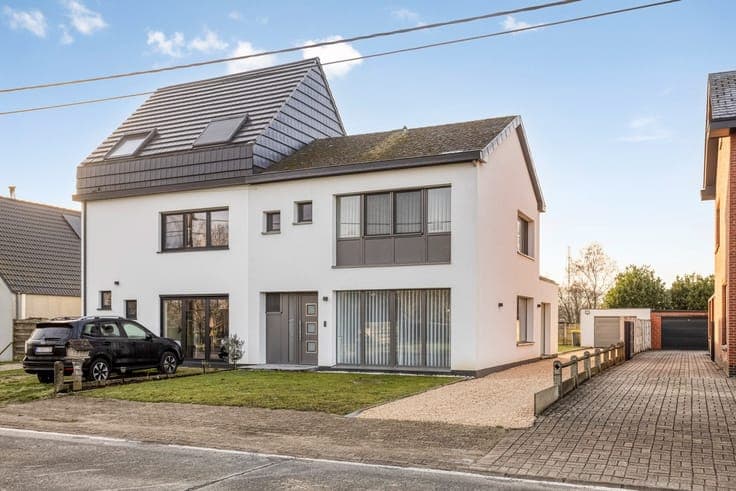 Instapklare gezinswoning met tuin en garage te Herenthout!