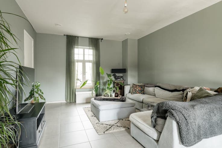 Ruime en energiezuinige woning uit 2021 met aangelegde tu...