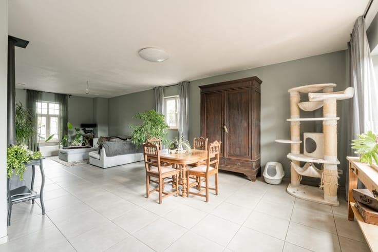 Ruime en energiezuinige woning uit 2021 met aangelegde tu...