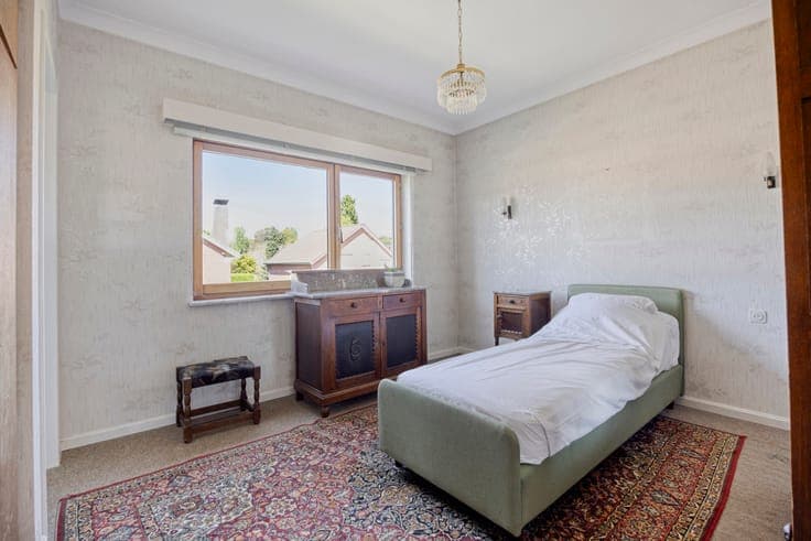 Bungalow to renovate located in the Marnix neighbourhood