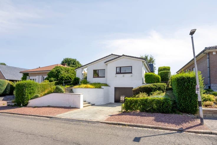 Bungalow to renovate located in the Marnix neighbourhood