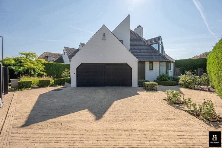 Elegant villa in sought-after Maaiken, Knokke-Heist