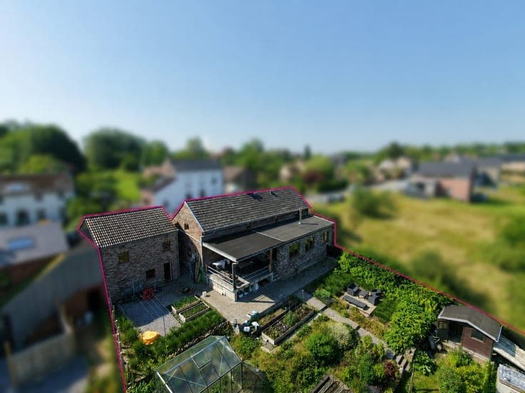 MAISON 4F - 5CH - DOUBLE GARAGE - JARDIN - TERRASSE