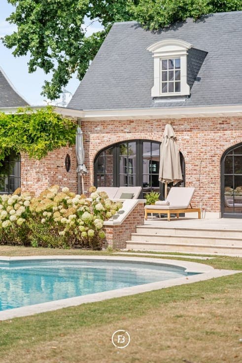 French villa with swimming pool and poolhouse