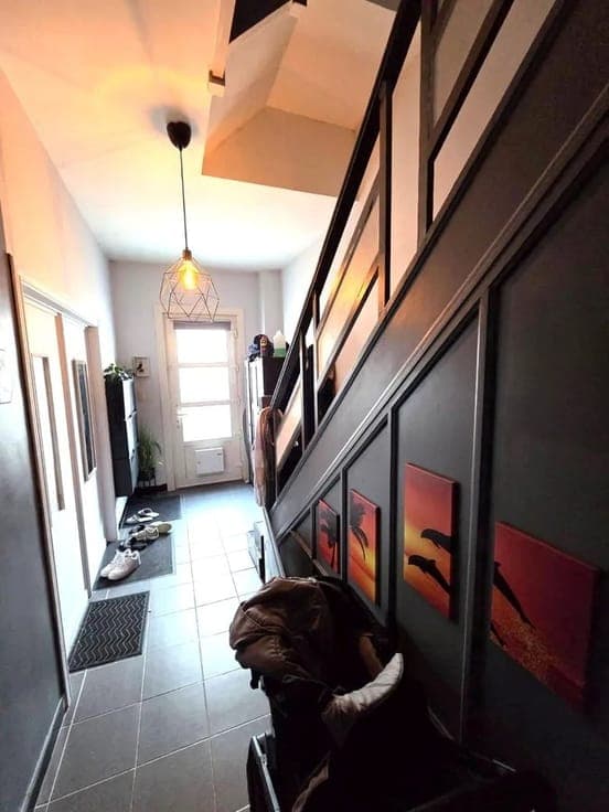 Terraced house with 5 bedrooms.