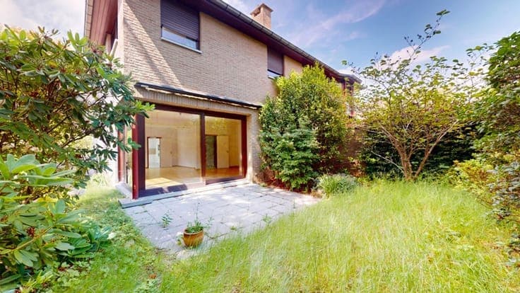 SANTOS DUMONT – Three-sided HOUSE with GARAGE and GARDEN!