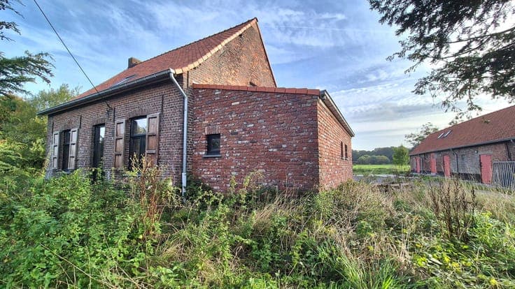 Authentieke hoeve met alleenstaande woning, garage en sta...