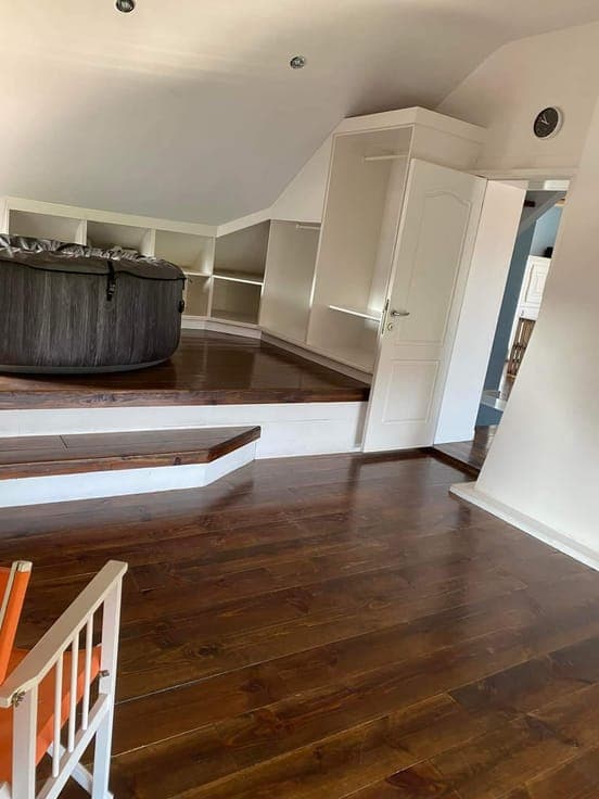 Rare property with professional activity possible