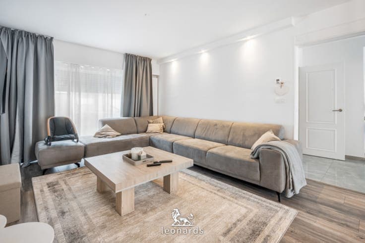 Quietly located semi-detached home in a cul-de-sac