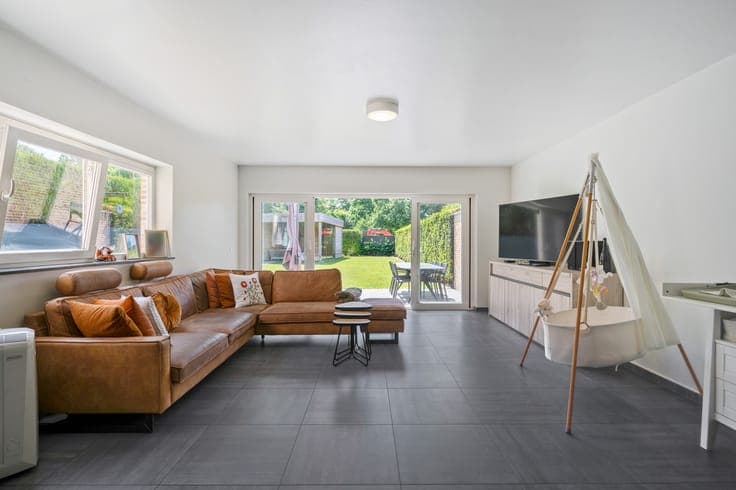 Energiezuinige woning op perceel van 527 m² met 4 slpks e...