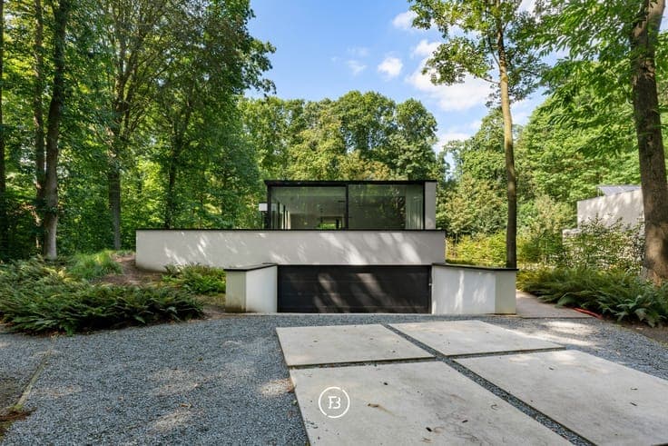 Modern villa in green surroundings